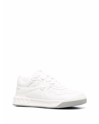 Мужские белые кожаные низкие кеды от Valentino Garavani