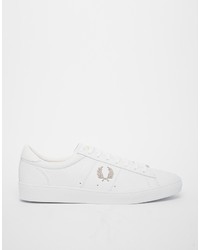 Мужские белые кожаные низкие кеды от Fred Perry