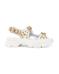 Белые кожаные сандалии на плоской подошве с украшением от Gucci
