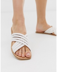 Белые кожаные сандалии на плоской подошве от ASOS DESIGN