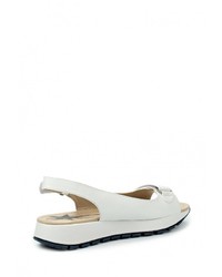 Белые кожаные сандалии на плоской подошве от Betsy