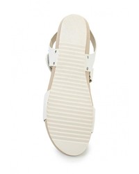 Белые кожаные сандалии на плоской подошве от Betsy