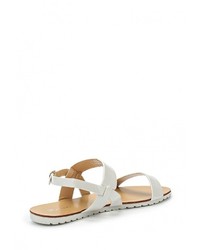 Белые кожаные сандалии на плоской подошве от Catisa
