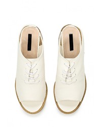 Белые кожаные сандалии на плоской подошве от LOST INK