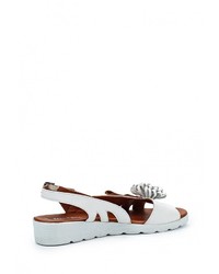 Белые кожаные сандалии на плоской подошве от Marcella