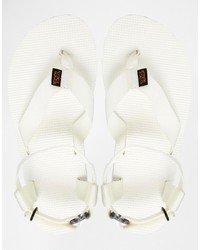 Белые кожаные сандалии на плоской подошве от Teva