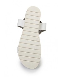 Белые кожаные сандалии на плоской подошве от Savannah