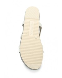 Белые кожаные сандалии на плоской подошве от Tamaris