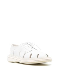 Белые кожаные туфли дерби от The Antipode