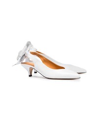 Белые кожаные туфли с украшением от Ganni