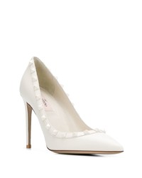 Белые кожаные туфли с шипами от Valentino