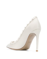 Белые кожаные туфли с шипами от Valentino
