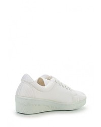 Белые кроссовки на танкетке от Beppi