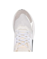 Мужские белые кроссовки с принтом от adidas