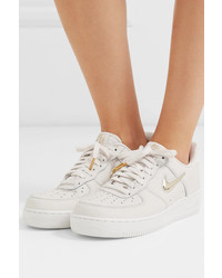 Женские белые кроссовки от Nike