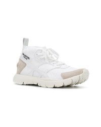 Мужские белые кроссовки от Valentino