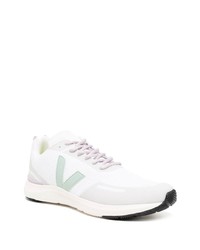 Мужские белые кроссовки от Veja