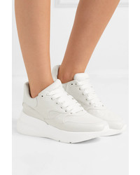 Женские белые кроссовки от Alexander McQueen