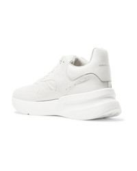 Женские белые кроссовки от Alexander McQueen