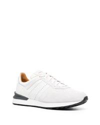 Мужские белые кроссовки от Magnanni