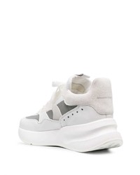 Мужские белые кроссовки от Alexander McQueen
