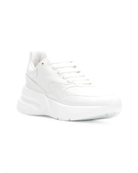 Женские белые кроссовки от Alexander McQueen