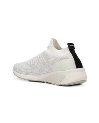 Женские белые кроссовки от Diesel