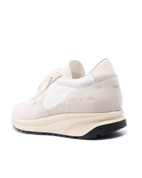 Мужские белые кроссовки от Common Projects