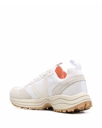 Мужские белые кроссовки от Veja