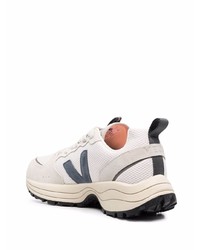 Мужские белые кроссовки от Veja