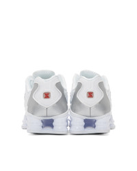 Женские белые кроссовки от Nike