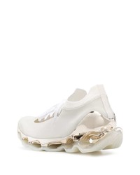 Мужские белые кроссовки от Mizuno