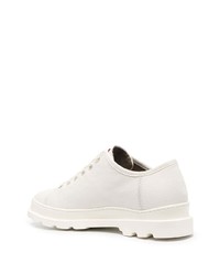 Мужские белые низкие кеды из плотной ткани от Camper