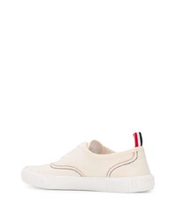 Мужские белые низкие кеды из плотной ткани от Thom Browne