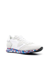 Мужские белые низкие кеды из плотной ткани от Philippe Model Paris