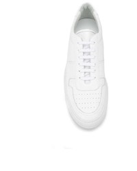 Мужские белые низкие кеды с украшением от Common Projects