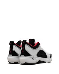 Мужские белые низкие кеды от Jordan