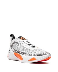 Мужские белые низкие кеды от Jordan