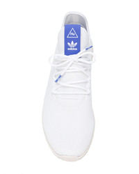 Мужские белые низкие кеды от Adidas By Pharrell Williams