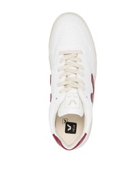 Мужские белые низкие кеды от Veja