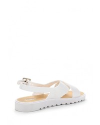 Белые сандалии на плоской подошве от GLAMforever