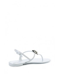 Белые сандалии на плоской подошве от Mon Ami