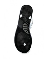 Белые сандалии на плоской подошве от Mon Ami