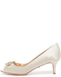 Белые сатиновые туфли от Badgley Mischka