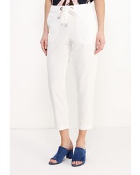 Белые узкие брюки от Sisley