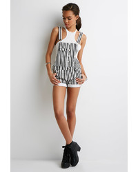 Белые шорты-комбинезон в вертикальную полоску