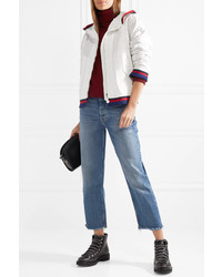 Женский белый бомбер от Moncler