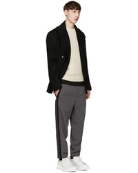 Мужской белый вязаный свитер от Alexander McQueen