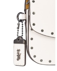 Белый кожаный клатч с украшением от Coach