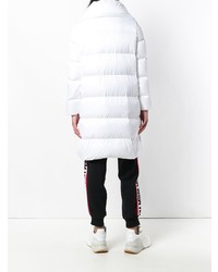 Женский белый пуховик от Bacon